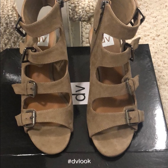 sandal - Picture 2 of 3